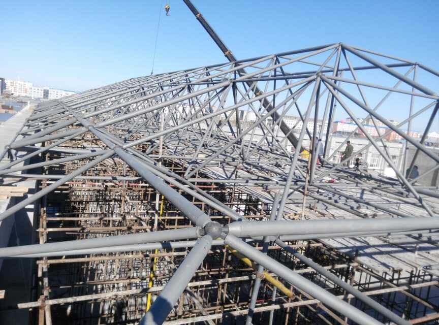 房山商贸城屋顶网架工程